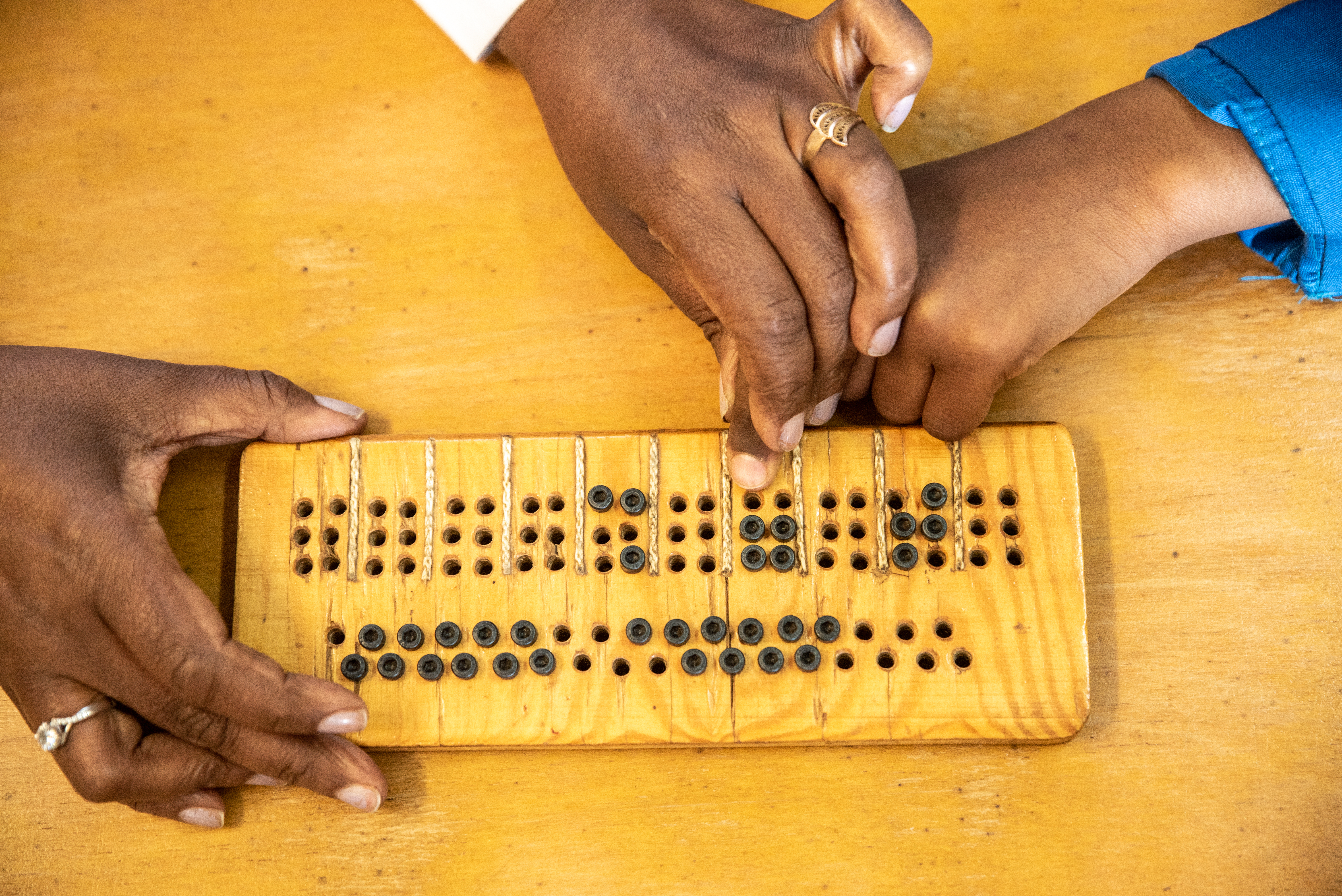 Instrument zum Erlernen der Braille-Schrift 