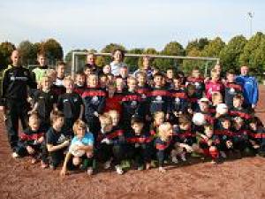 ProFiliis unterstützt Ferien-Fussball-Schule mit Frank Mill