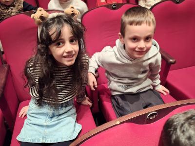 Theaterbesuch für Grundschüler:innen