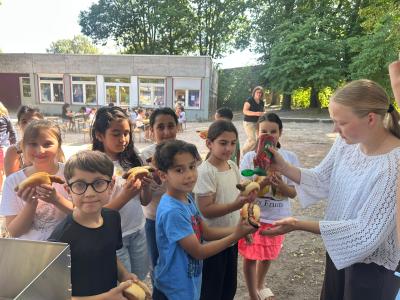 Festtagsequipment für die Steinhammer-Grundschule